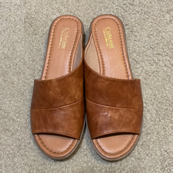 ❤️‍🔥SOLD❤️‍🔥Brown Catherine Sandals - Picture 1 of 5